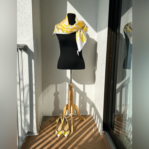 NEW Banana Republic 12 hour Madison yellow Pumps size 9M - Picture 11 of 12